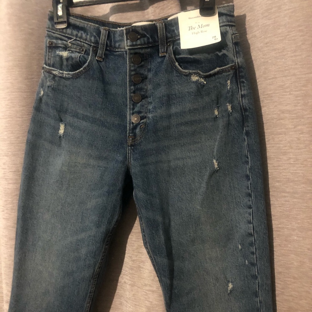 Abercrombie & Fitch The Mom High Rise Jeans NWT 6